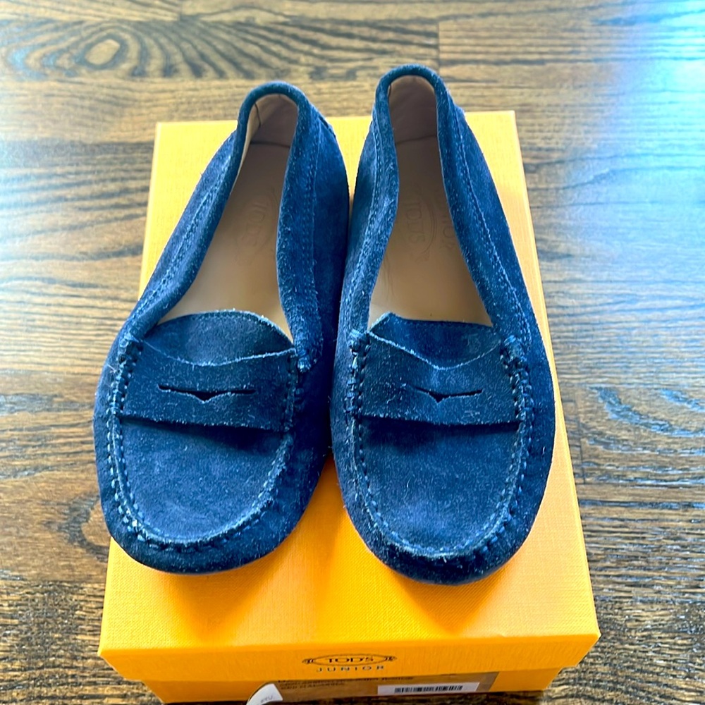 Tod’s Junior boys navy blue suede driver loafers size 32